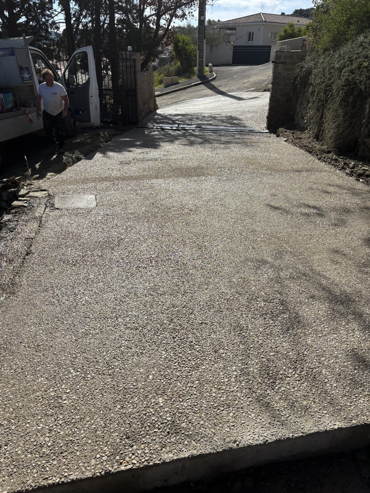 Allée d'accès en béton désactivé