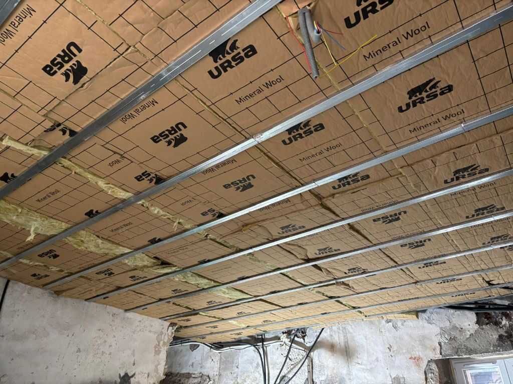 Isolation de plafond en laine minérale